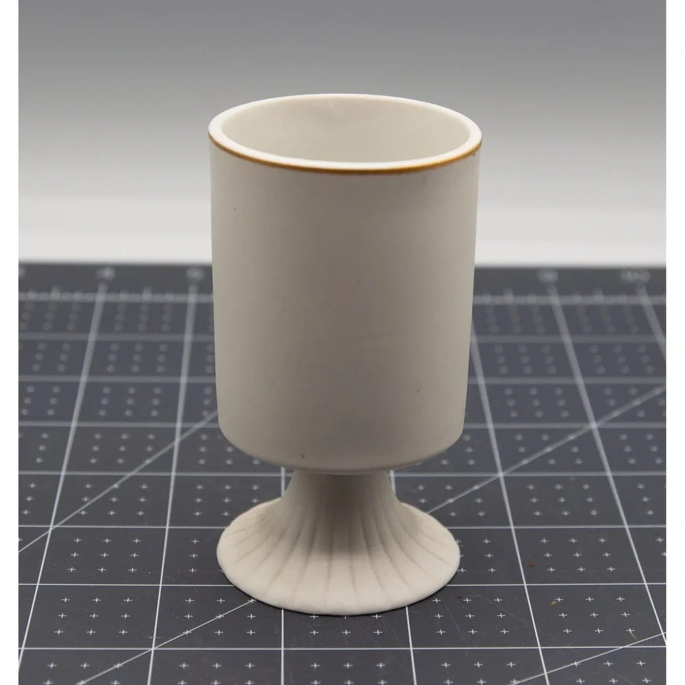 Vintage‎ Lefton China 2458 Blue Grape Footed Vase Matte White Gold Rim Japan